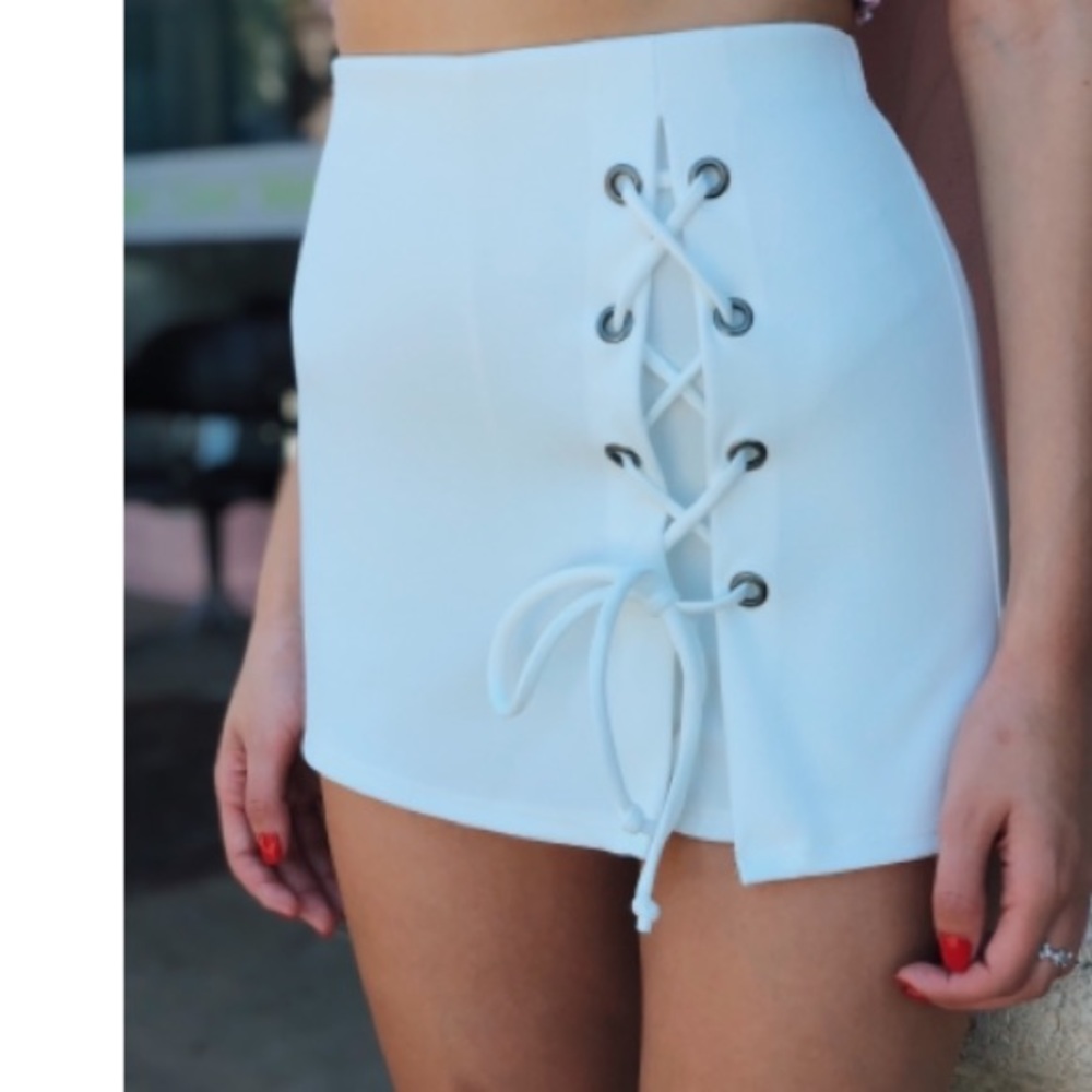 White lace up skort from boutique